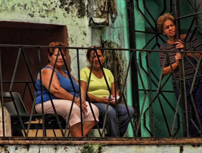 vigilante, foto tomada de yo extraño a Cuba y tu.